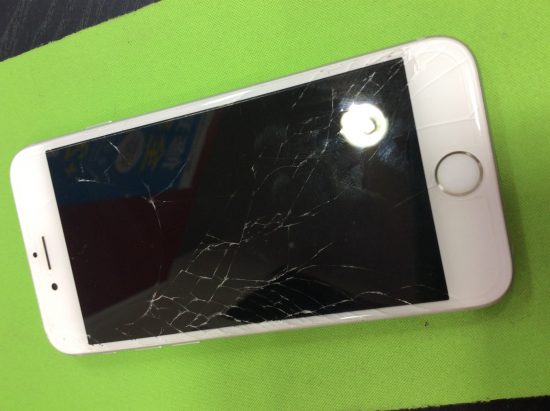 iPhone 6sガラス割れ ビフォー