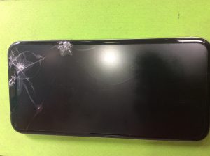 iPhoneXガラス割れ修理