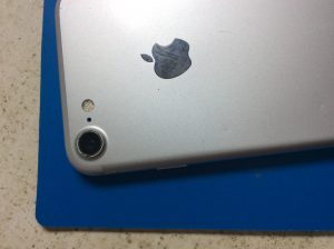 iPhone7アウトカメラガラス割れ修理